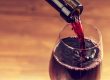 tienda de vino en valencia - copa con botella