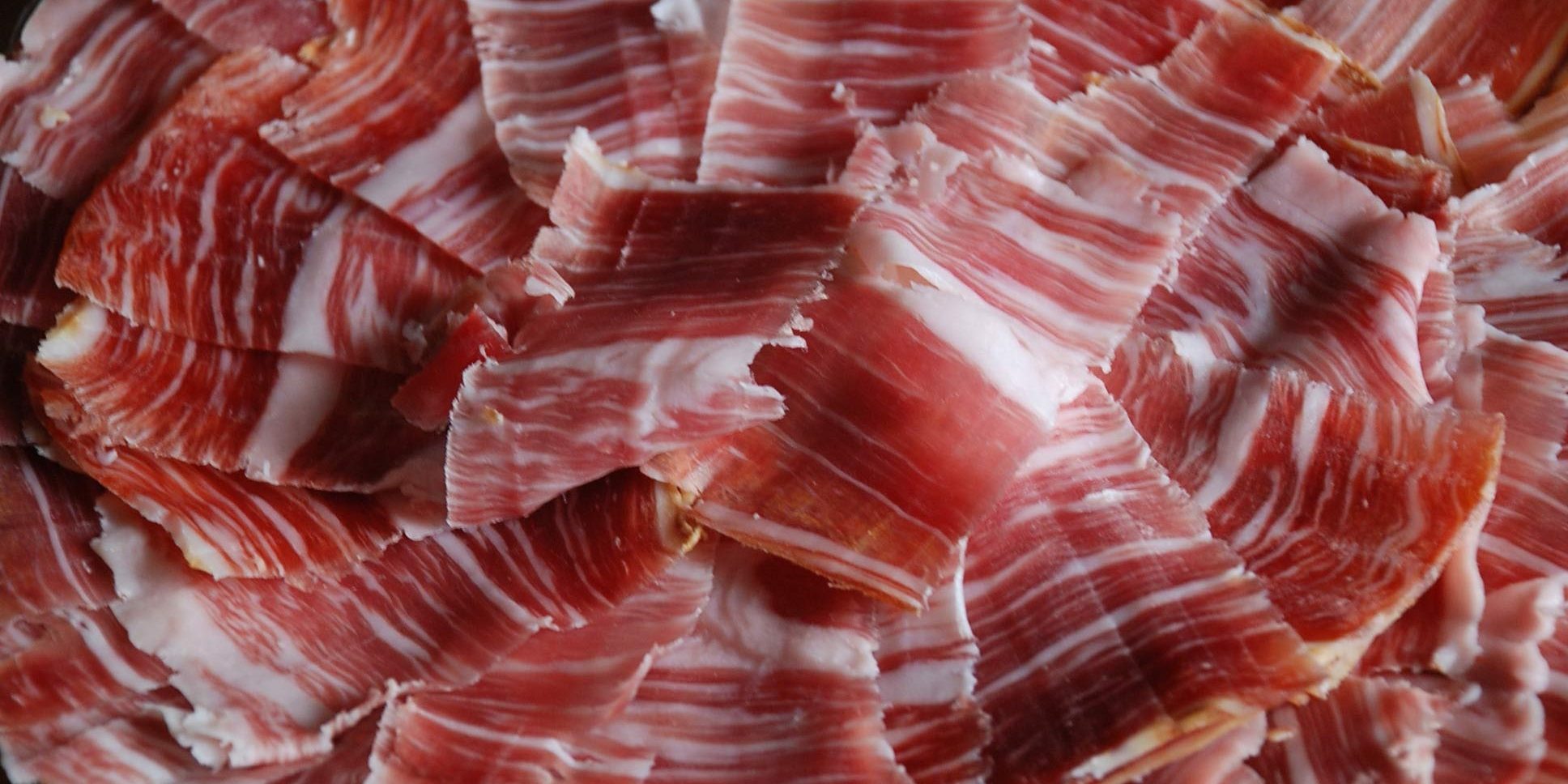 jamones lazo en Valencia - plato con corte